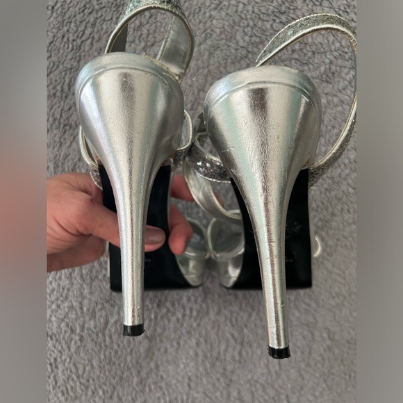 Guess WGBRYNN-T 8.5 Sparkly Strap Open Toe Pumps - Picture 5 of 8